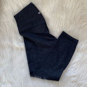Lululemon Align 21” Emboss Black Size 6